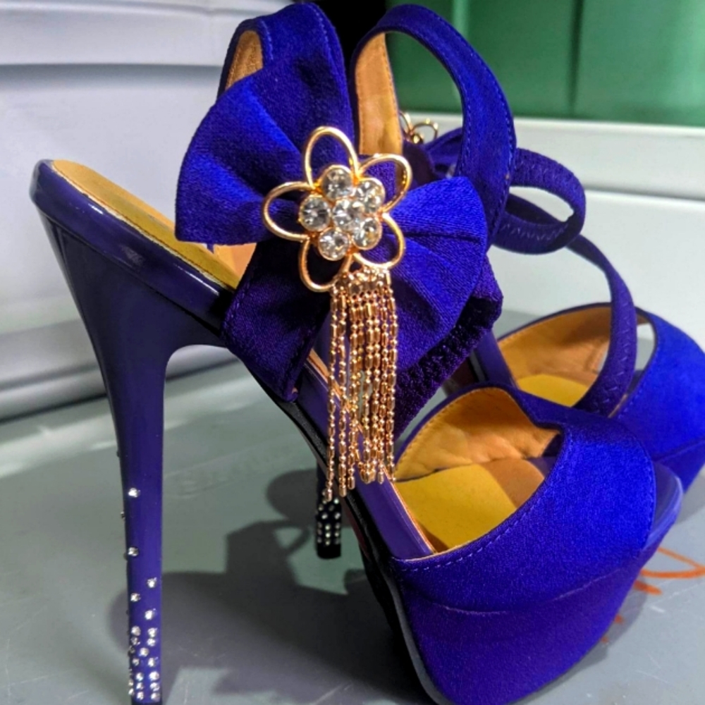 Purple stilletoes